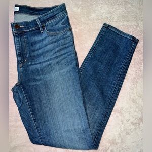 Let the denim party began👖🙃